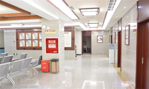 佛山牙列拥挤矫治整容医院排行榜前十权威发布,佛山华美口腔医院假体隆鼻不容错过