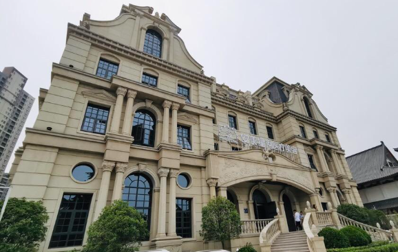 上海知名双眼皮医生郑小红实力如何？技术优势、真实案例全面解析！