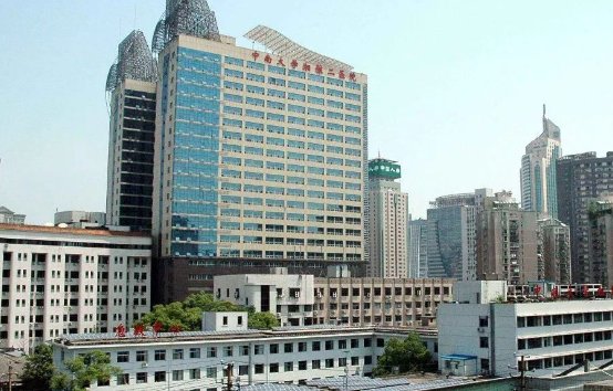 长沙隆胸医院哪家技术强？四家权威医院排名来袭！公私立医院都在线