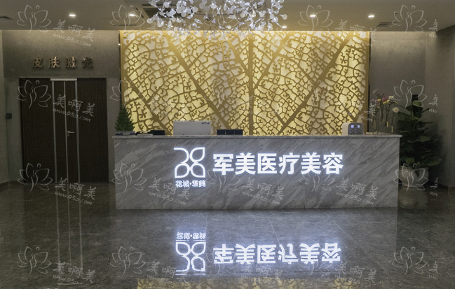 解析广州吸脂医院top5技术实力，实力医生、收费价格、技术优势多方面对比！