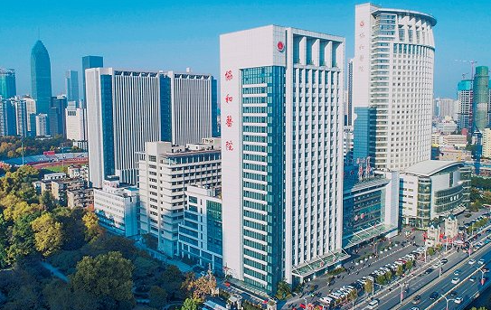 武汉协和医院隆胸实力如何？坐诊医生技术在线，收费价格解析！
