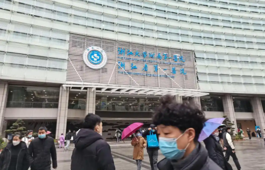 杭州哪些医院做胸效果更好？同德医院、人民医院、浙大一院等可以信赖