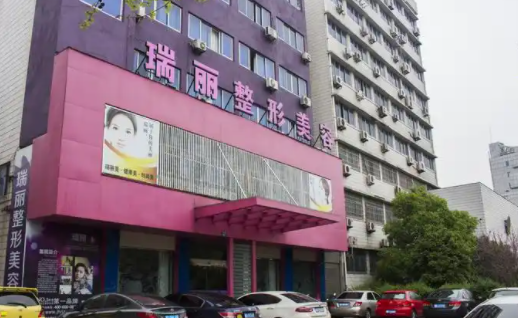 金华地区假体隆胸做得好的医院有哪些？下面五家医院当地网友力荐！