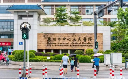 惠州哪家医院隆胸技术更靠谱？榜单前五医院值得信赖！