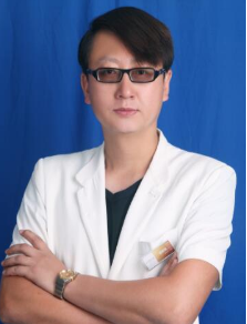 保定做自体脂肪隆胸专家哪个好|价格贵吗 华美胡庆旭德艺双馨